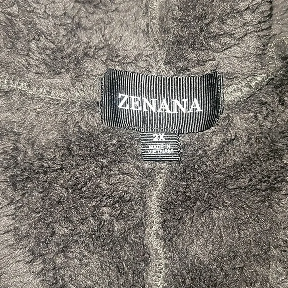 Zenana Faux Fur Vest with Hood - Picture 5 of 6